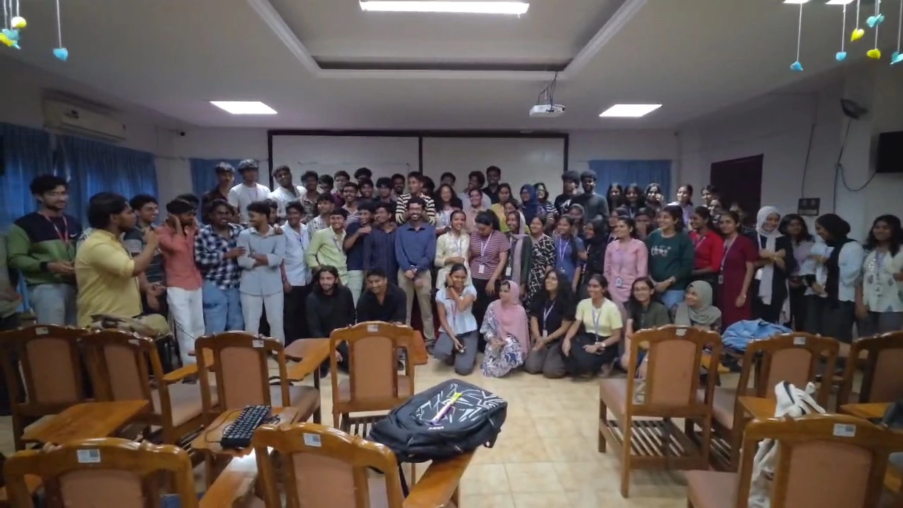 Students and community members meeting at an Ekholon event